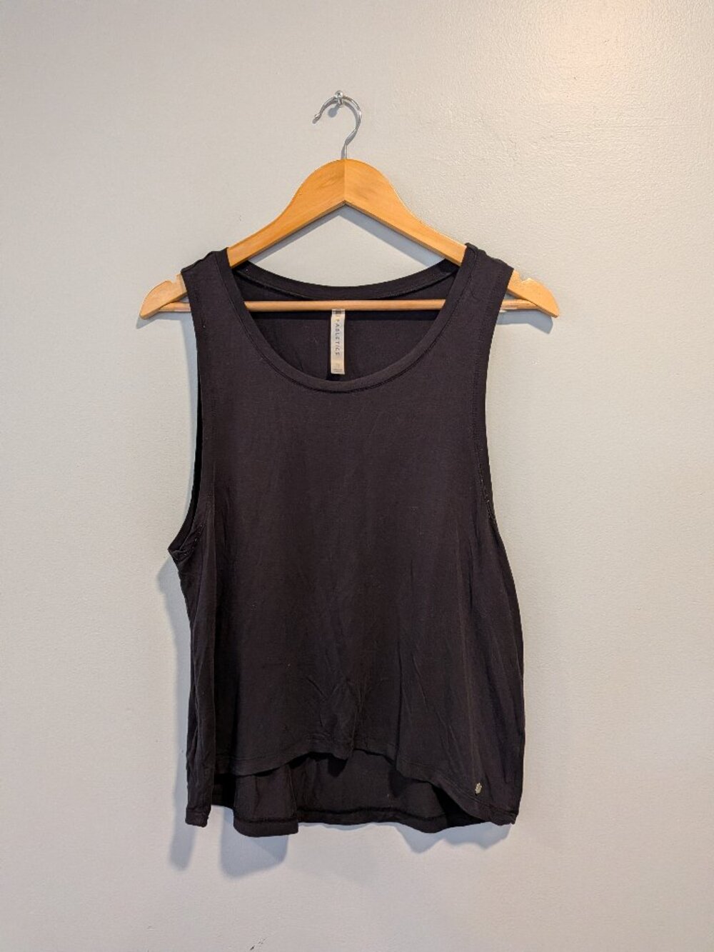 Fabletics flowy athletic tank black medium
